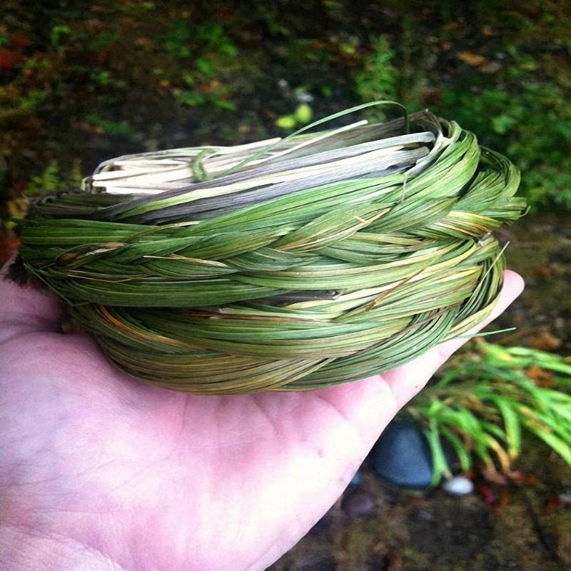 Sweet Grass and Gemstone Medicine- Hand Braided Sweet Grass and Crystal for Attracting Good Spirits During Prayer and Ceremonial Practices - The Velvet Lotus